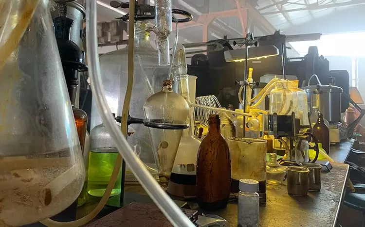 Ancontrar y destruir las fábricas