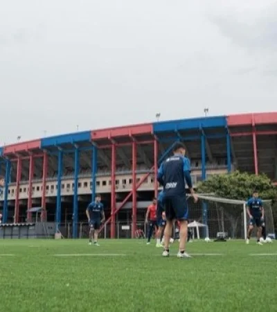La barra de San Lorenzo fue a la Ciudad Deportiva antes del entrenamiento/ Foto de Archivo