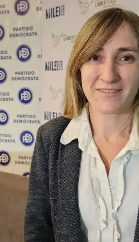 Mercedes Llano hizo hincapié en que, "la universidad pública no es propiedad de ningún partido".