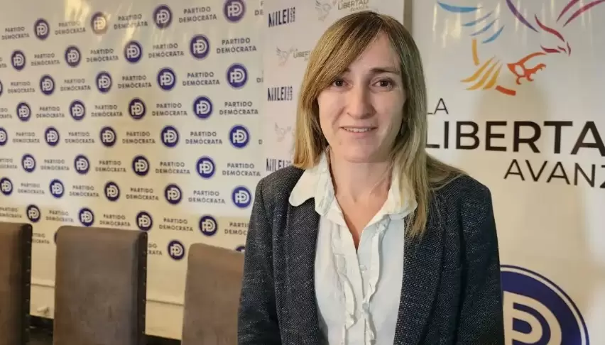 Mercedes Llano hizo hincapié en que, "la universidad pública no es propiedad de ningún partido".