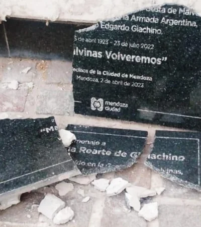 Vandalizaron la placa en homenaje a la madre del primer mendocino caído en Malvinas