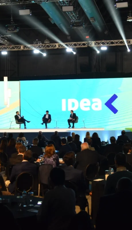 "Somos el país que pasó más años en recesión económica" (Gabriela Renaudo)