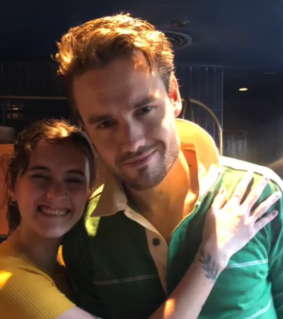 Liam Payne junto a una fanática en Argentina.