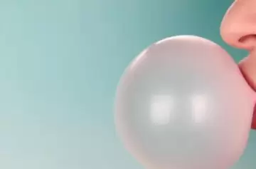 Descubrí el efecto oculto que puede tener el chicle