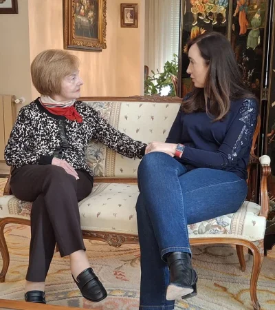 Victoria Villarruel y María Estela Martínez