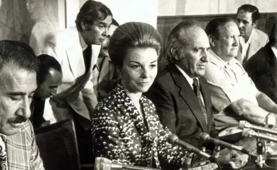 Isebal ejerciendo la Presidencia