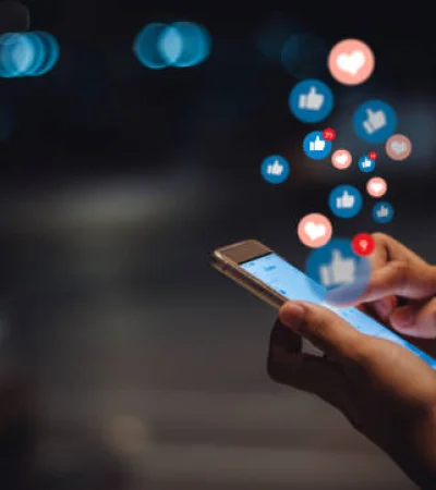 Buscan regular las Redes Sociales.