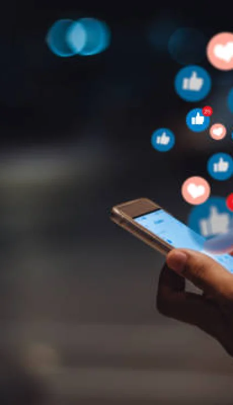 Buscan regular las Redes Sociales.