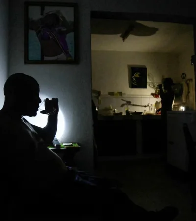 "La situación ha empeorado en los últimos días. La falta de combustibles es la causa que más está influyendo" (Manuel Marrero, primer ministro cubano"