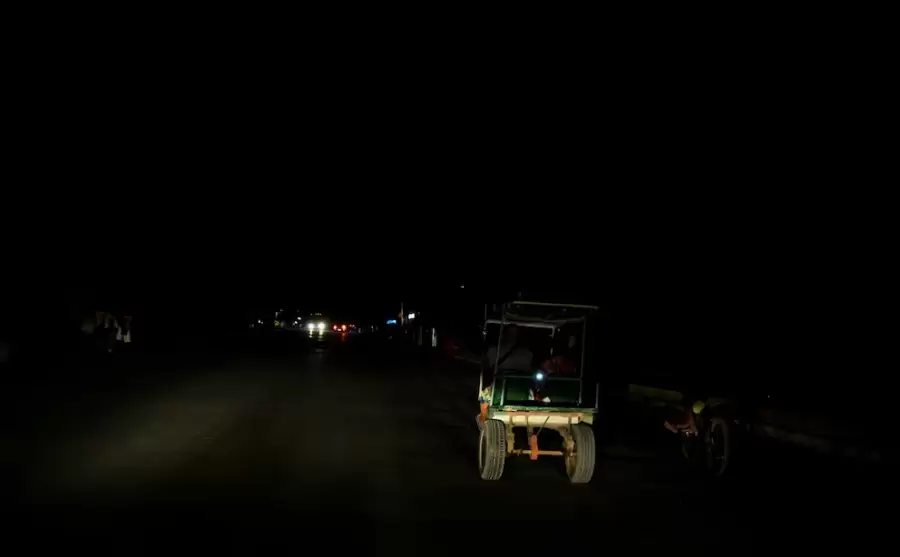 Además de escuelas y empresas no esenciales, cerraron sus puertas las discotecas y los centros de recreación