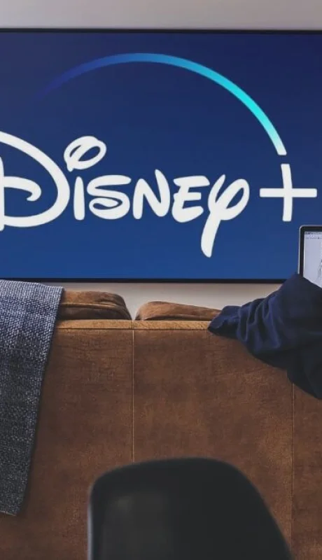 Disney+ endurece su política: adiós a compartir cuentas fuera del mismo domicilio