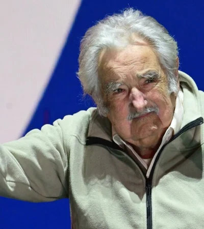 Pepe Mujica informó que el cáncer de esófago que padece se ramificó por su cuerpo.