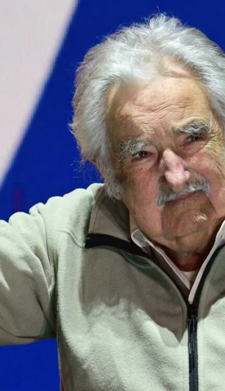 Pepe Mujica reapareció en el cierre de campaña del Frente Amplio