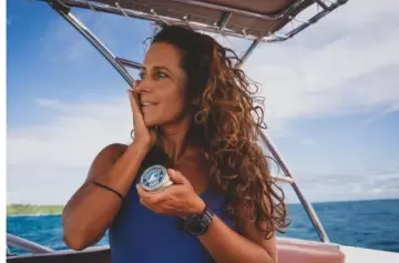 Surfista e influencer italiana muere tras el ataque de un pez espada