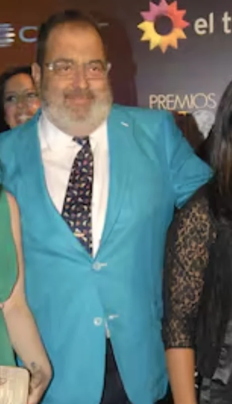 Lanata junto a Sara y Bárbara en un evento.