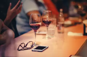 Vino tinto y bienestar: un estudio revela sus beneficios contra el estrés
