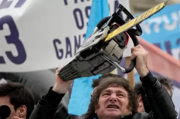 "La gestión Milei todavía no cumple un año, y ya echó a 80 funcionarios propios"