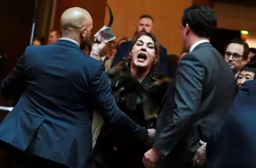 "¡Usted no es nuestro rey!": una senadora australiana le gritó en vivo a Carlos III