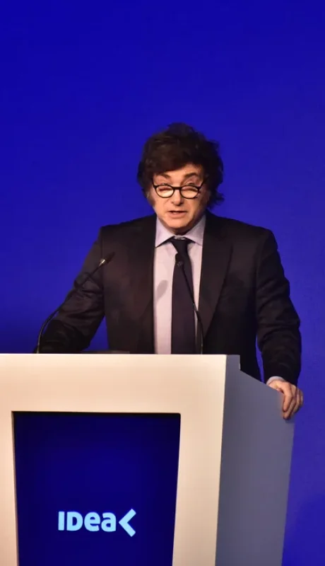 Milei disertará en la Fundación Mediterránea, un símbolo de la economía menemista