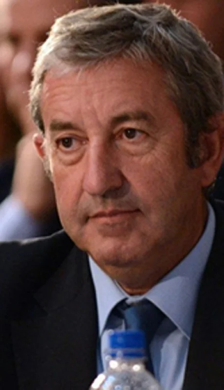 Julio Cobos voto a favor del rechazo al veto.