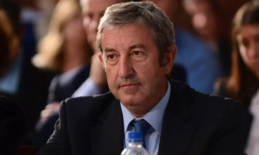 Julio Cobos intenta mediar