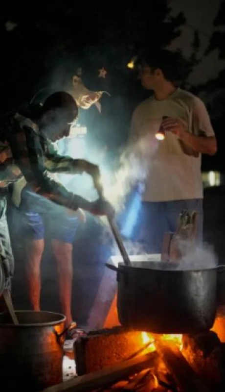 La población cubana vive horas de incertidumbre en las sombras.