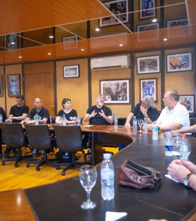 Con Pablo y Hugo Moyano, a la cabeza el transporte convoca a paro nacional.