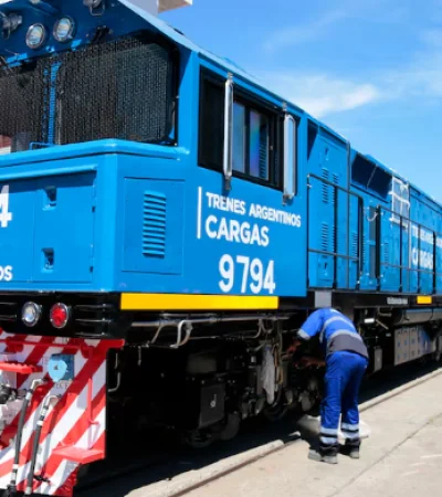 Tras las palabras de Adorni, habló Diego Chaher, quien se explayó en la explicación sobre cómo será el nuevo funcionamiento del ferrocarril.