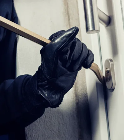 Millonario y violento robo: delincuentes se llevaron 250 mil dólares