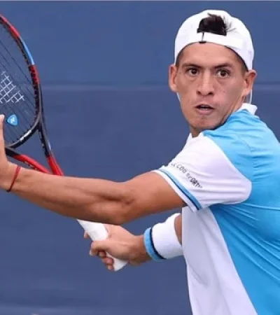 Báez se sumó a una semana para el olvido de los tenistas nacionales.