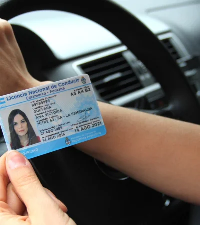 Mendoza impulsa la vigencia de las licencias de conducir por diez años
