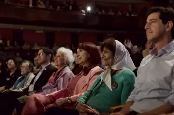 Cristina y Axel Kicillof se reencontraron en La Plata en un acto por la memoria