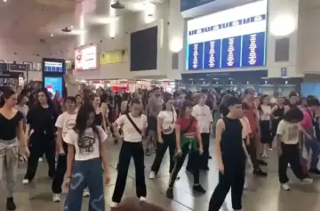 Estudiantes de la UNA protestaron bailando la canción Fanático de Lali
