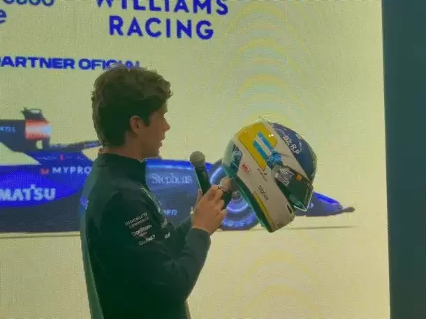 Franco y su nuevo casco.
