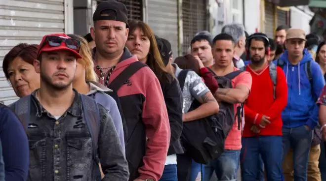 La tendencia nacional de la falta de fuentes laborales está influyendo en CABA.