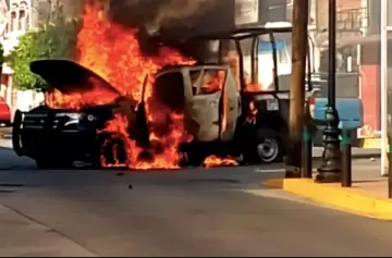 Bombazo sacude Guanajuato: coche explota frente a una comisaría