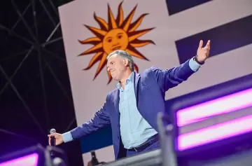 Yamandú Orsi se impuso en las urnas pero irá a balotaje con Álvaro Delgado