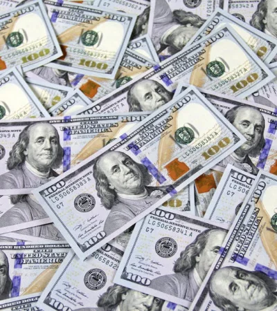 Billetes de 100 dólares estadounidenses