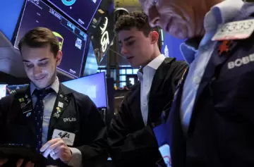 Afirman que la baja del riesgo país no sirve para atraer inversiones