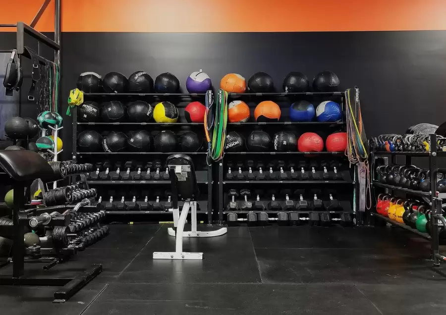 Los investigadores comenzaron a recomendar que las máquinas y objetos de los gimnasios se desinfecten con más asiduidad.