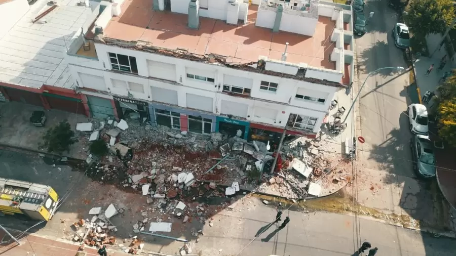 Derrumbe de balcones en Punta Mogotes en