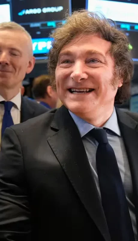 El presidente Javier Milei cuando tocó la campana en Wall Street. (Foto: web)