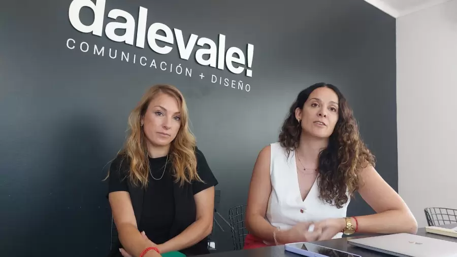 Estefanía Furió y Elisa García Ferrero