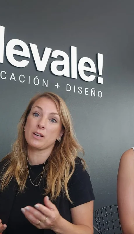 Estefanía Furió y Elisa García Ferrero