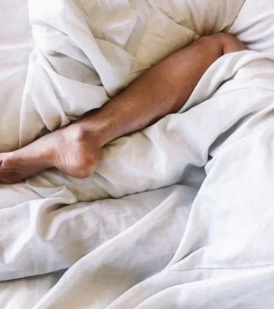 Para poder dormir, hace falta que la temperatura del cuerpo baje unos grados.