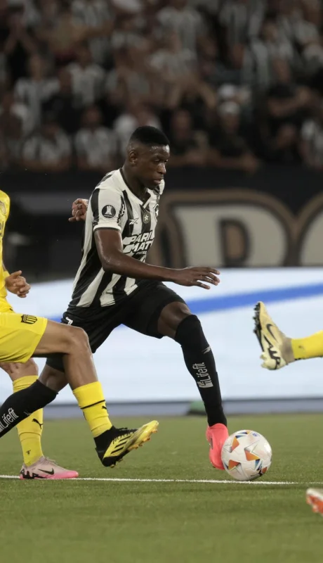 Peñarol necesita ganar por una diferencia de cinco tantos para igualar la serie