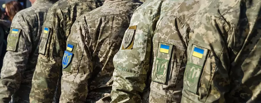 Ucrania necesita reponer sus pérdidas en el frente para no verse superada en la línea oriental por las tropas rusas que cubren rápidamente sus bajas.