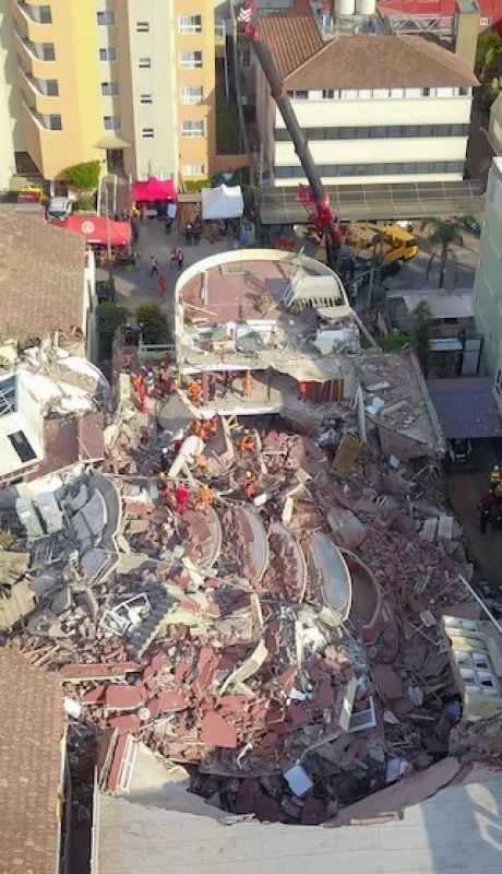 Tres desaparecidos tras el derrumbe del Apart Hotel Dubrovnik