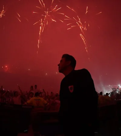 La (AGC) ordenó la clausura administrativa del estadio Monumental.