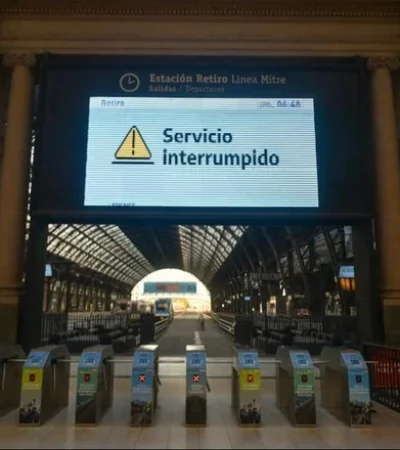 El paro nacional afecta los servicios de trenes, subtes, camiones, aviones  y bancos.